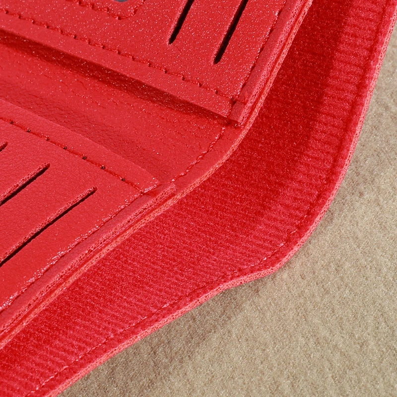 محافظ أنيقة على الطراز الكلاسيكي