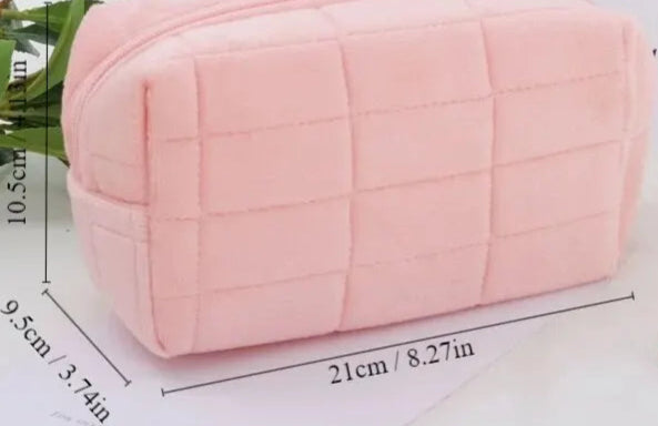 Trousses de toilette et de maquillage polyvalentes