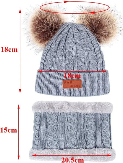 قبعات وقفازات وأوشحة دافئة ملونة لحماية الأذن