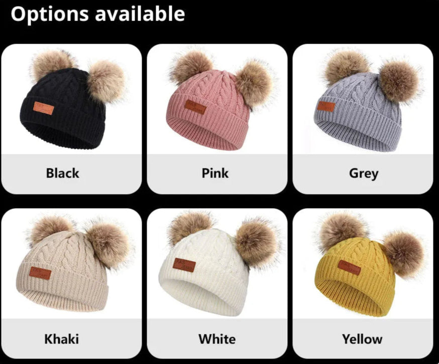 Bonnets chauds avec deux pompons en laine