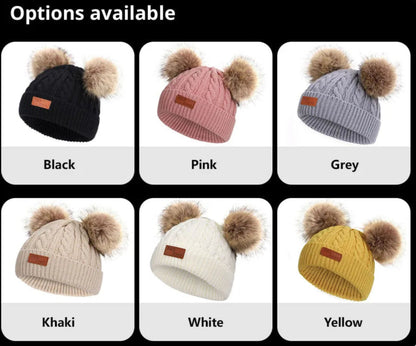 Bonnets chauds avec deux pompons en laine