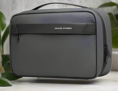 Cosmetic & Toiletry Bags