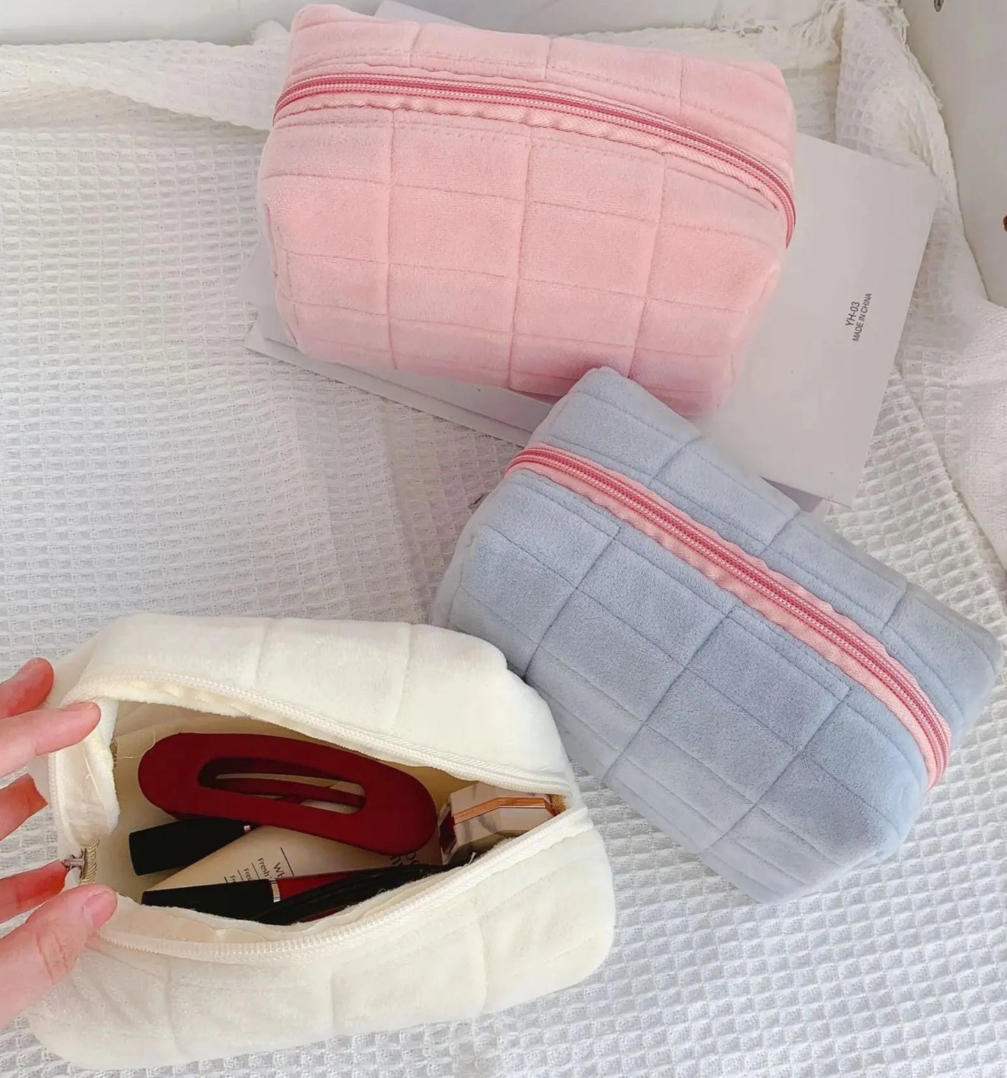 Trousses de toilette et de maquillage polyvalentes