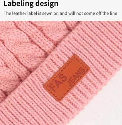 Bonnets chauds avec deux pompons en laine