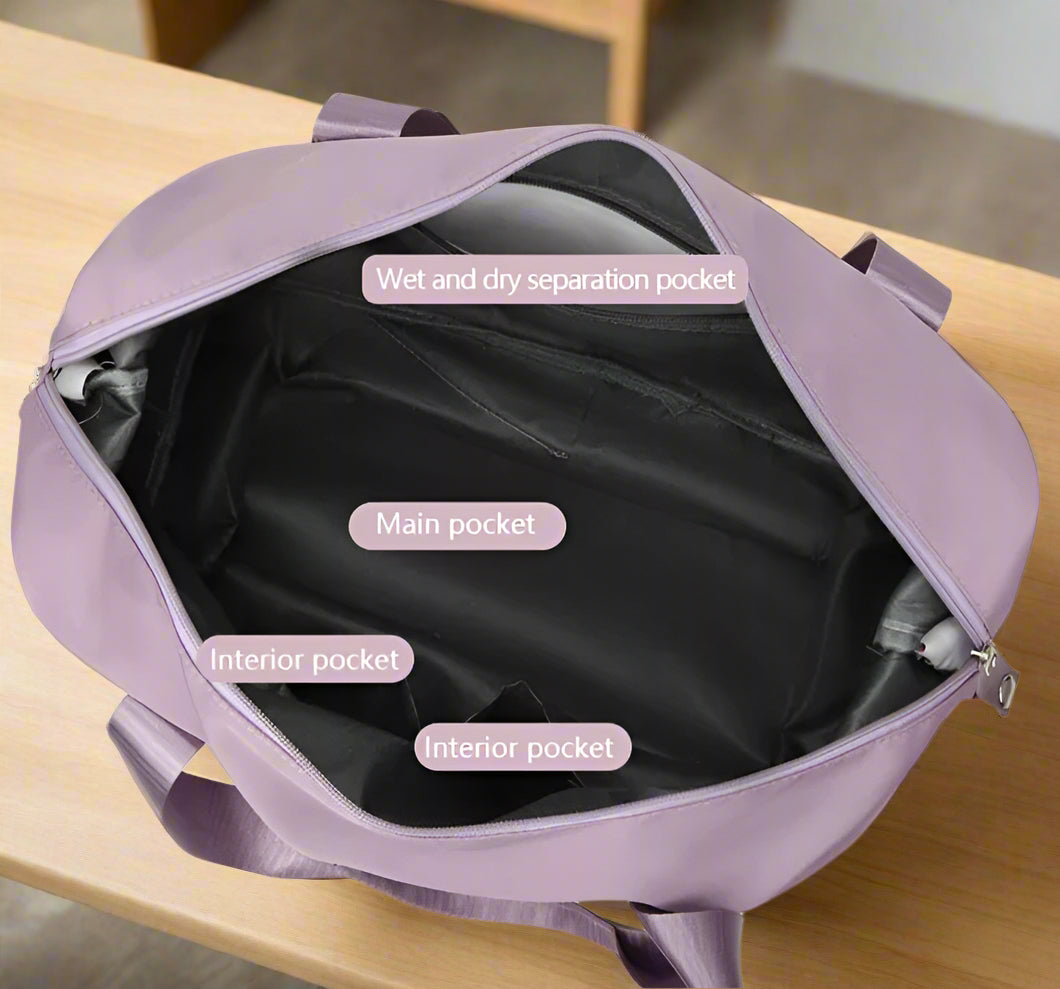 حقائب سفر مقاومة للماء تُحمل على الكتف